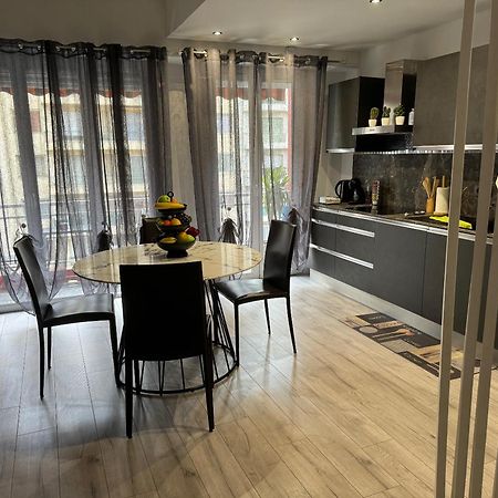 Gorgeous 2 Bedrooms Holiday Apartement Nice Eksteriør billede